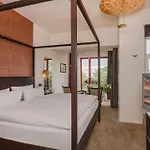 Hotel Strandhotel Mit Soleaussenpool 30 Grad 4*