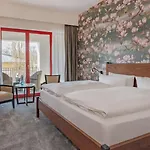 Strandhotel Mit Soleaussenpool 30 Grad 4*