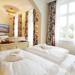 Strandhotel Mit Soleaussenpool 30 Grad Heringsdorf