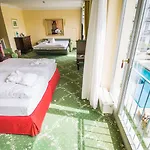 호텔 Strandhotel Mit Soleaussenpool 30 Grad