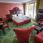 Hotel Strandhotel Mit Soleaussenpool 30 Grad Heringsdorf