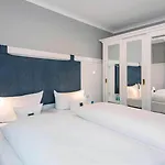 Strandhotel Mit Soleaussenpool 30 Grad Heringsdorf