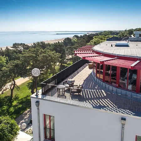 Strandhotel Mit Soleaussenpool 30 Grad Szálloda 4*