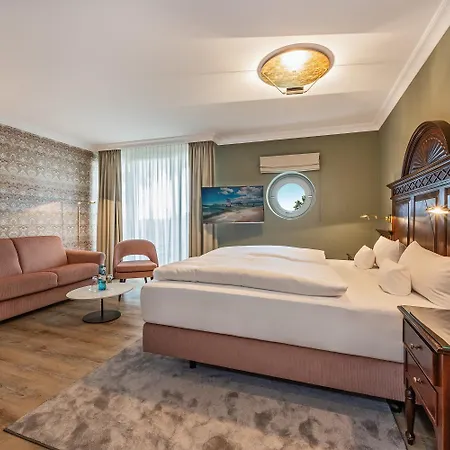 Strandhotel Mit Soleaussenpool 30 Grad Szálloda Heringsdorf