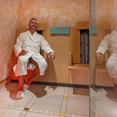 Strandhotel Mit Soleaussenpool 30 Grad 호텔 제바트헤링스도르프