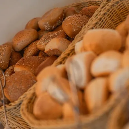 Hotel Strandhotel Mit Soleaussenpool 30 Grad 4*