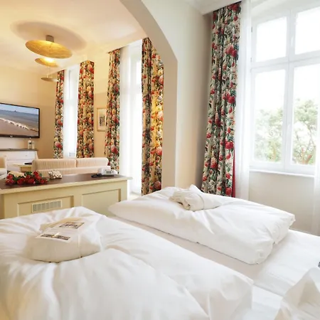 Strandhotel Mit Soleaussenpool 30 Grad Heringsdorf
