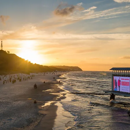 Strandhotel Mit Soleaussenpool 30 Grad Szálloda Heringsdorf