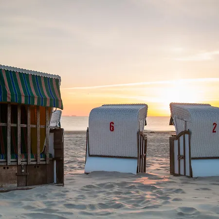 Strandhotel Mit Soleaussenpool 30 Grad Hotel 4*