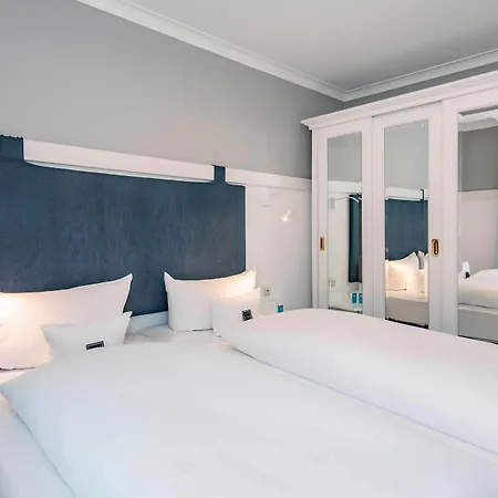 Strandhotel Mit Soleaussenpool 30 Grad Heringsdorf