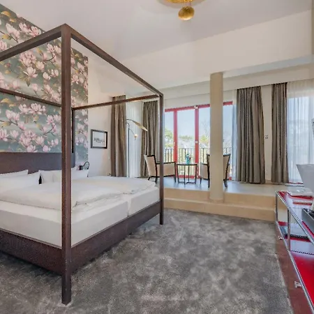 Strandhotel Mit Soleaussenpool 30 Grad Hotel 4*