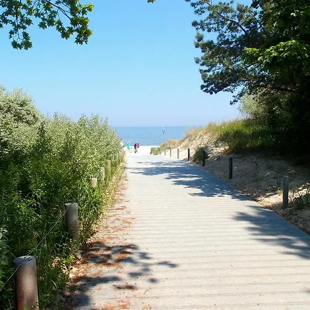 Strandhotel Mit Soleaussenpool 30 Grad 호텔 4*