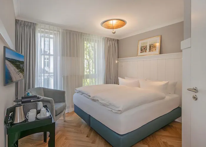 Strandhotel Mit Soleaussenpool 30 Grad 4*