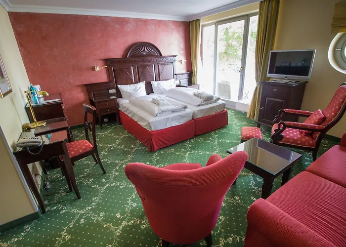 Hotel Strandhotel Mit Soleaussenpool 30 Grad Heringsdorf