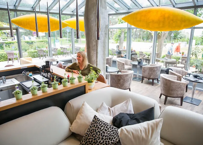 Hotel Strandhotel Mit Soleaussenpool 30 Grad