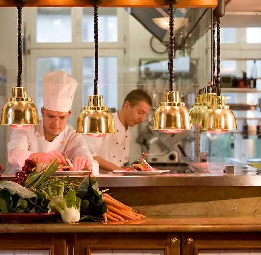 Strandhotel Mit Soleaussenpool 30 Grad 4*